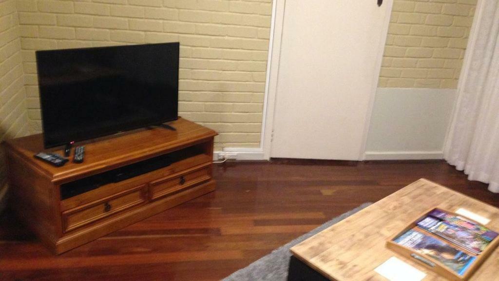 Affordable & Comfortable Apartment On Langley Park Perth Exterior foto