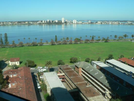 Affordable & Comfortable Apartment On Langley Park Perth Exterior foto